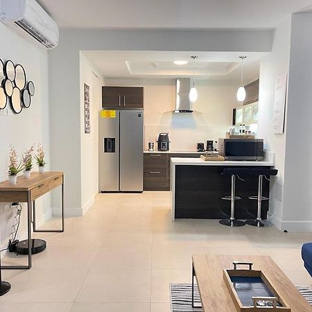 Parkhurst Lux Condo Near Devon House Kingston Buitenkant foto